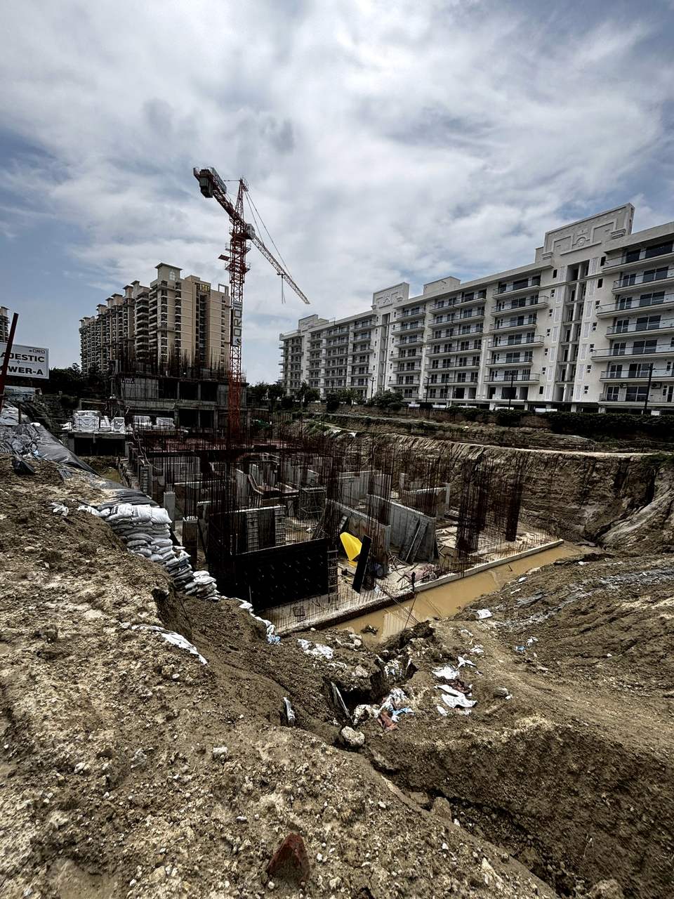 Oro Dynasty under construction, Lucknow